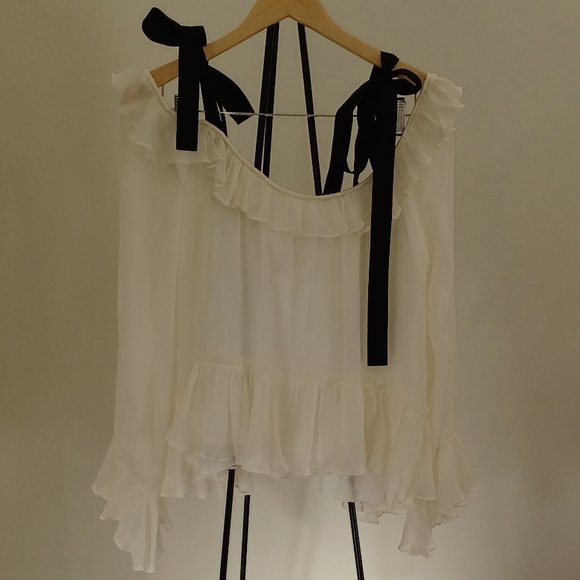 5 a 7 cinq a sept 100% Silk Amina Blouse - Picture 4 of 9